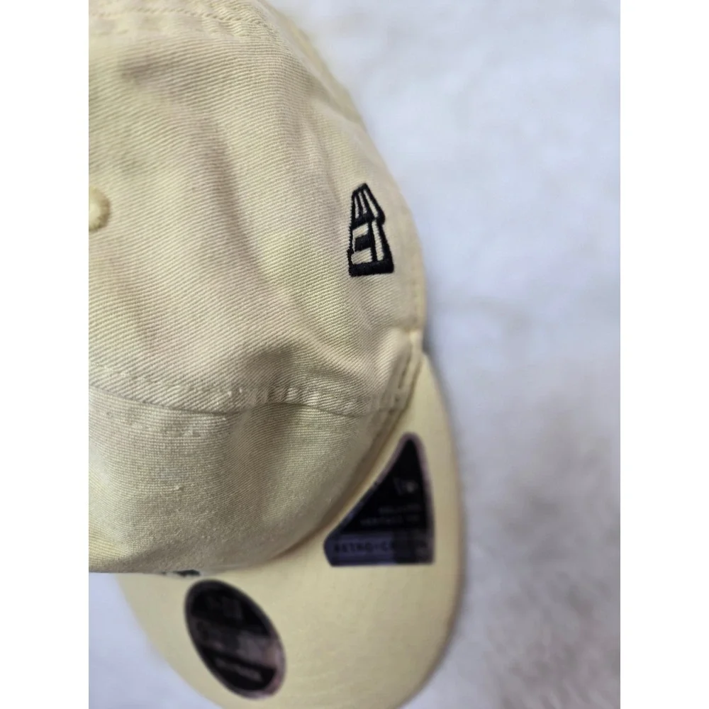New Era 9FIFTY Retro Crown Snapback Hat Yellow Tennis‎ Player Laurel Wreath Cap